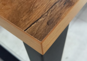 Stół industrialny detal.png